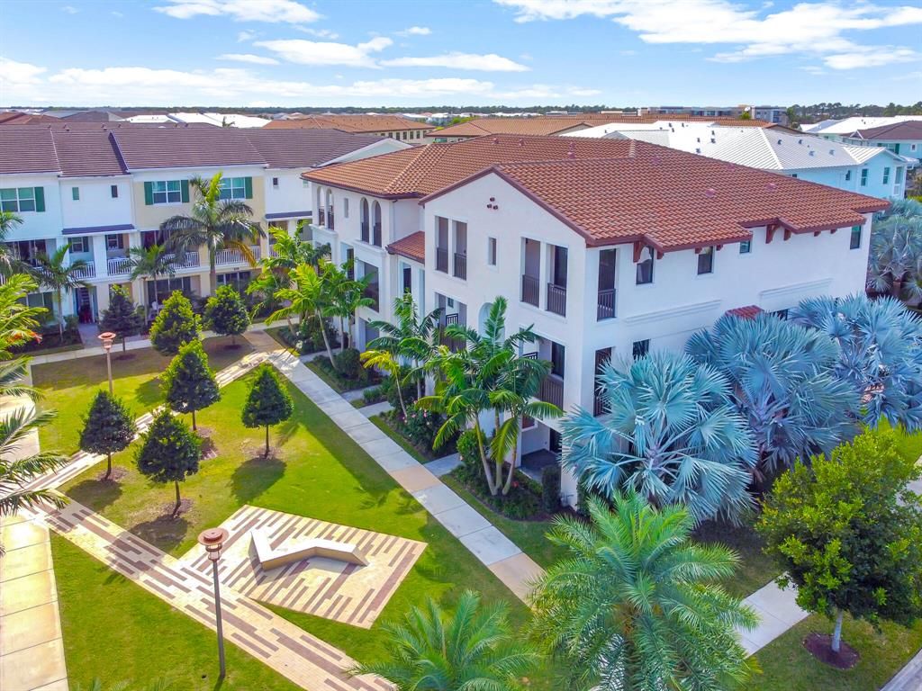 Photo of 8110 Hobbes Way, Palm Beach Gardens, FL 33418 (MLS # R10865150)