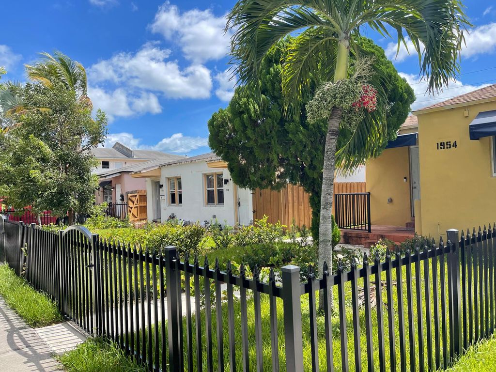 Photo of 1954 BUCHANAN Street #FR, Hollywood, FL 33020 (MLS # B26056961)