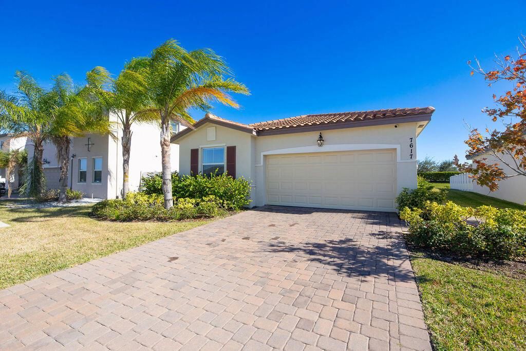 Photo of 7617 NW Greenbank Circle, Port Saint Lucie, FL 34987 (MLS # R11050989)