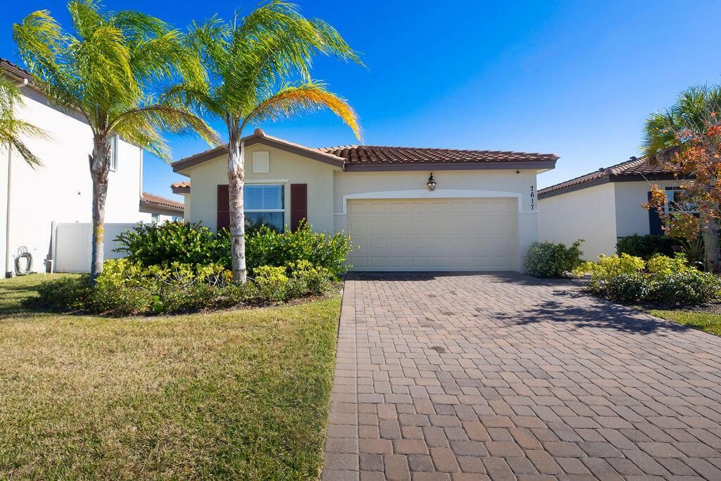 Photo of 7617 NW Greenbank Circle, Port Saint Lucie, FL 34987 (MLS # R11050989)