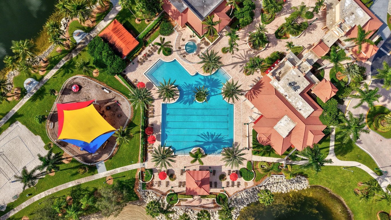 Sunset Lakes - Residential