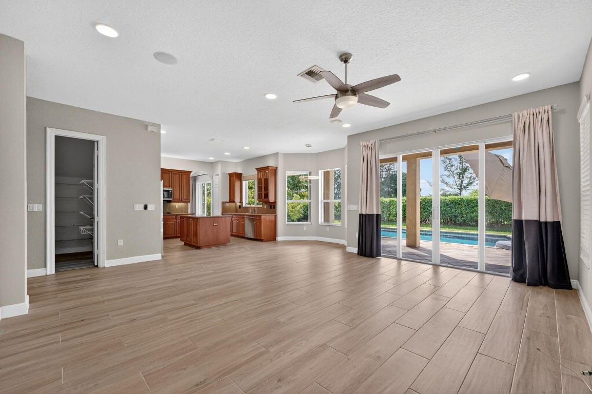 Sunset Lakes - Residential