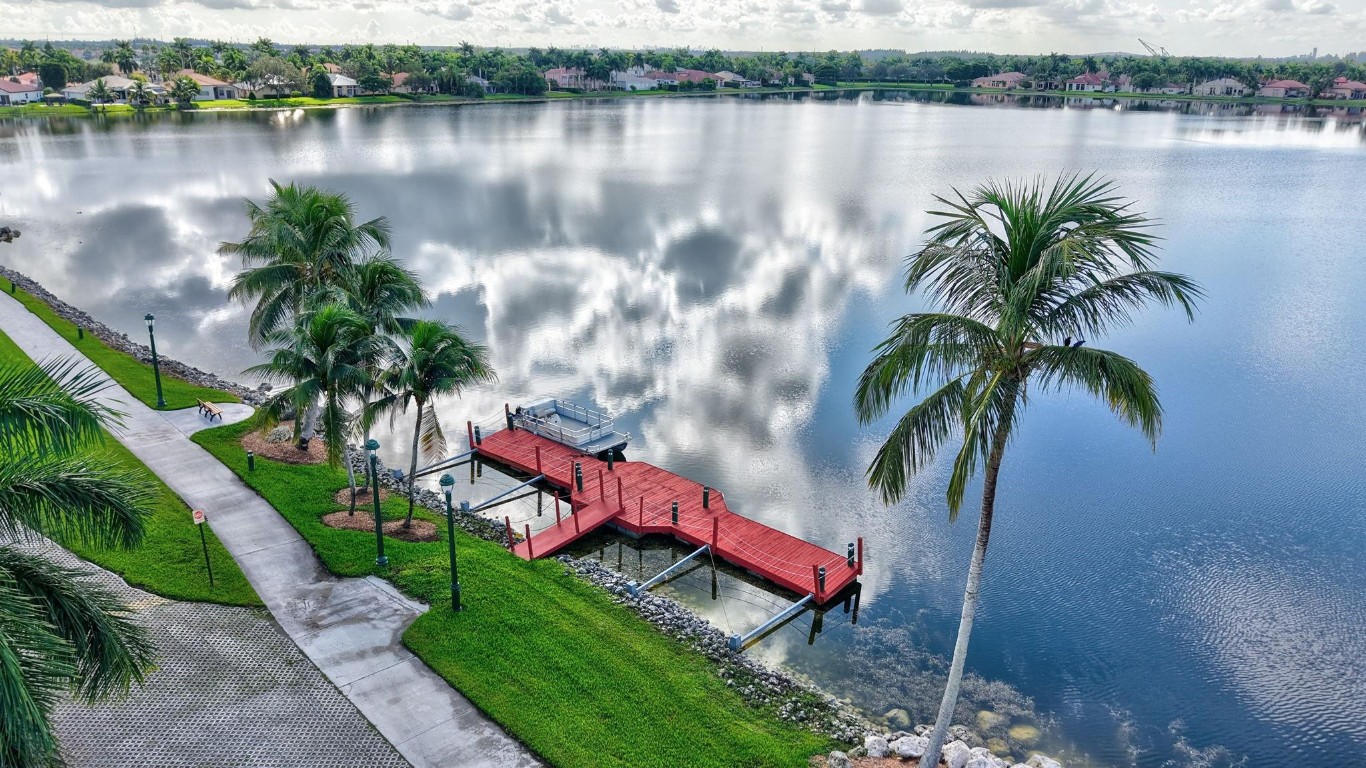 Sunset Lakes - Residential