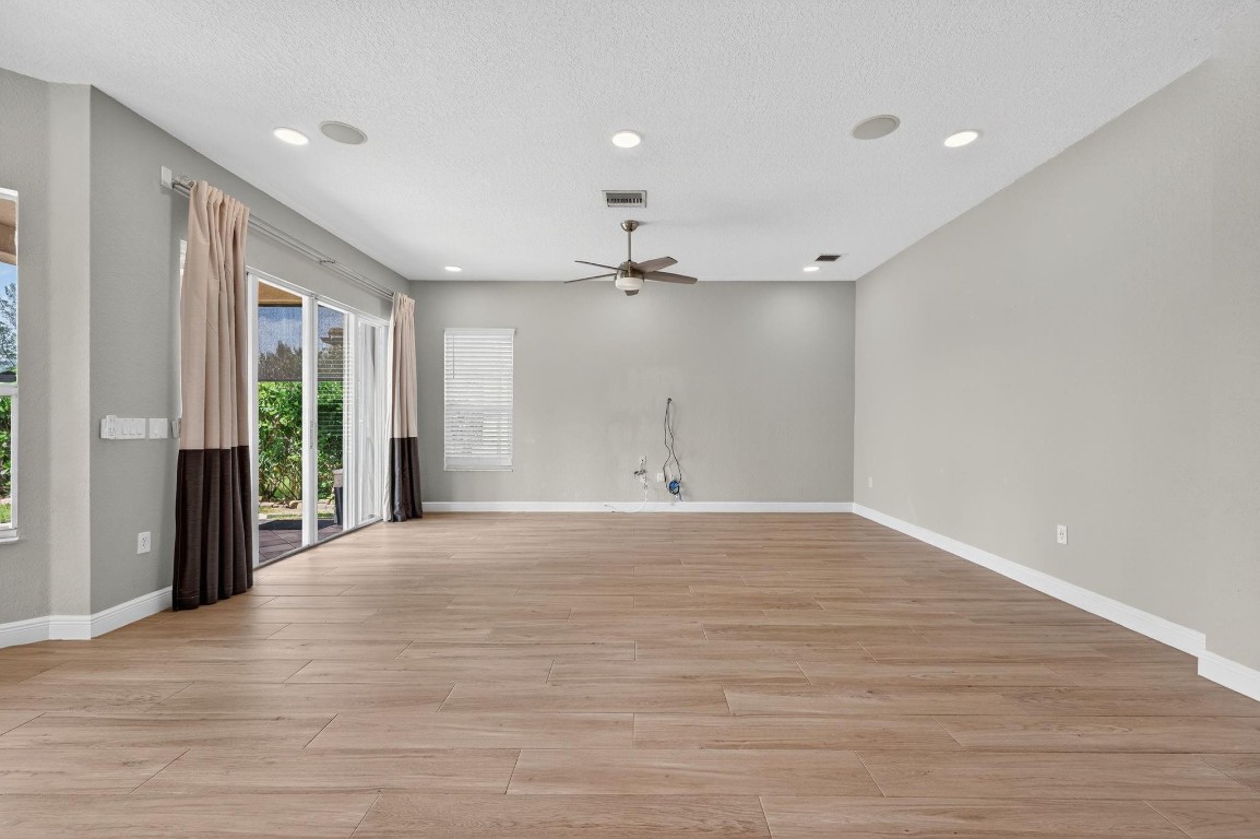 Sunset Lakes - Residential