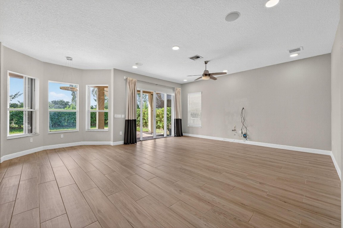 Sunset Lakes - Residential