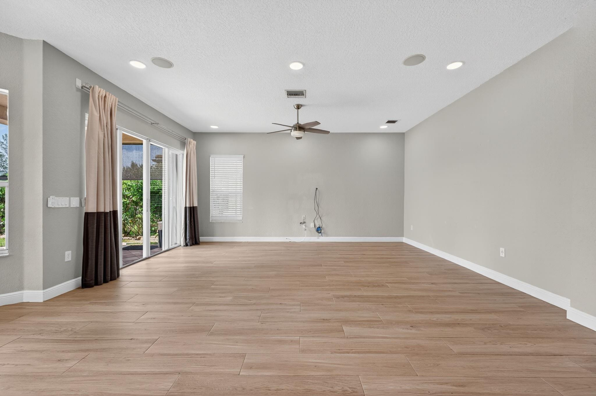 Sunset Lakes - Residential