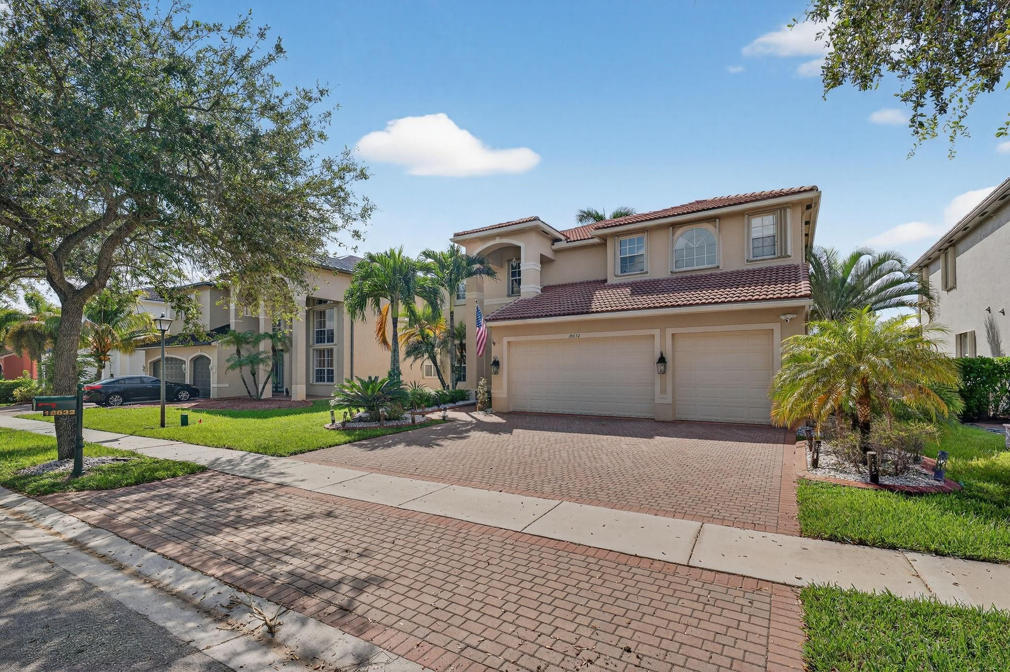 Sunset Lakes - Residential