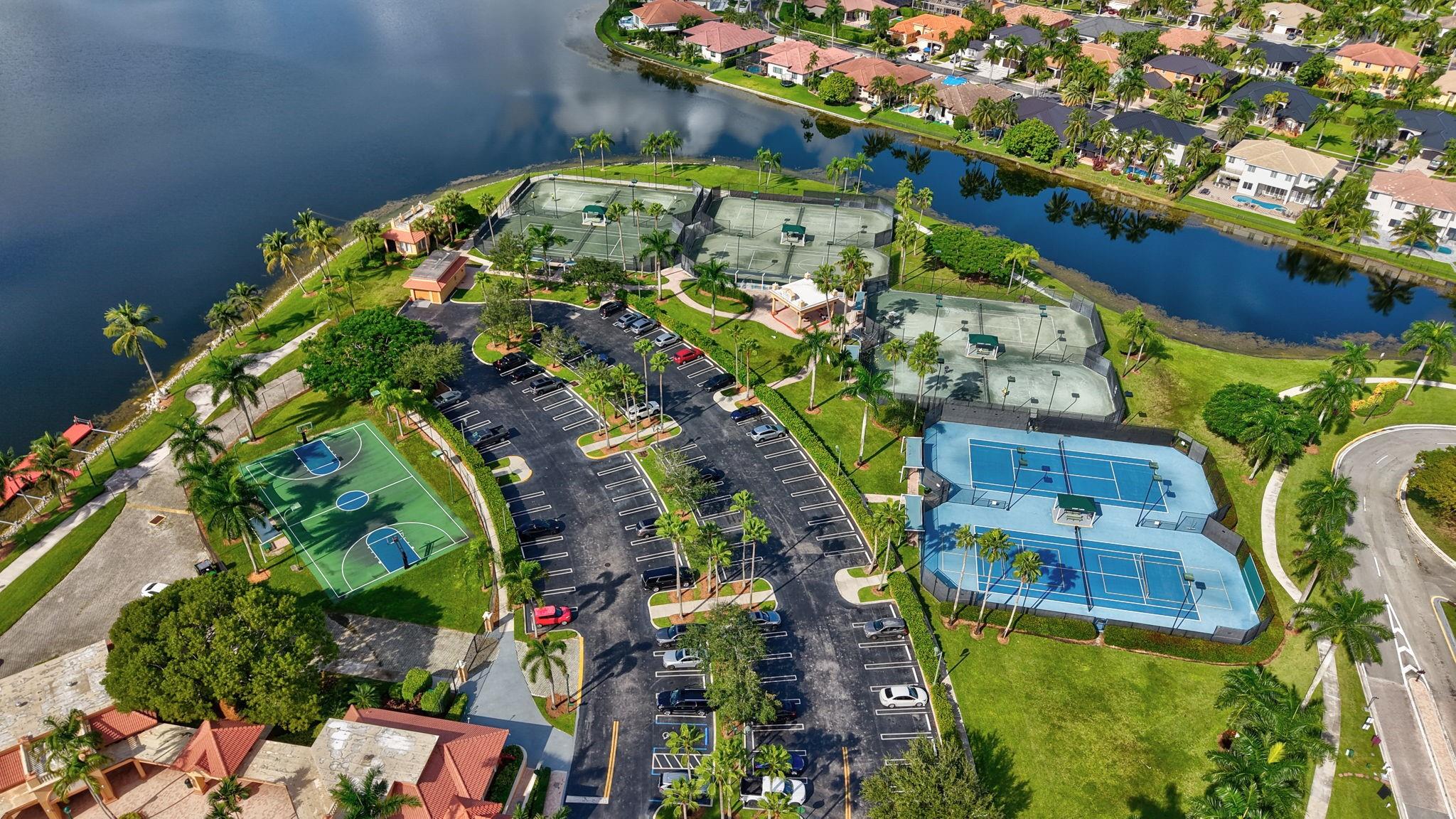 Sunset Lakes - Residential