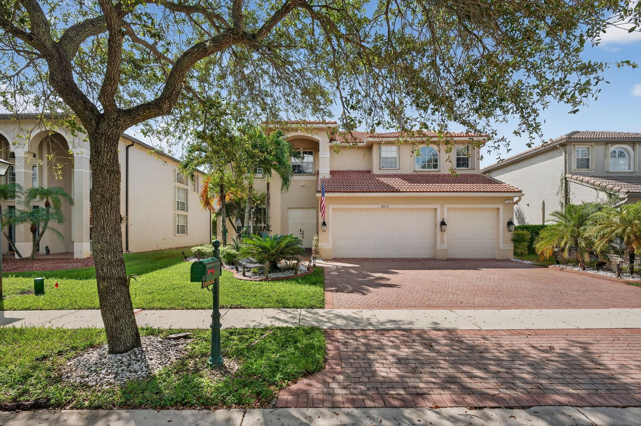 Sunset Lakes - Residential