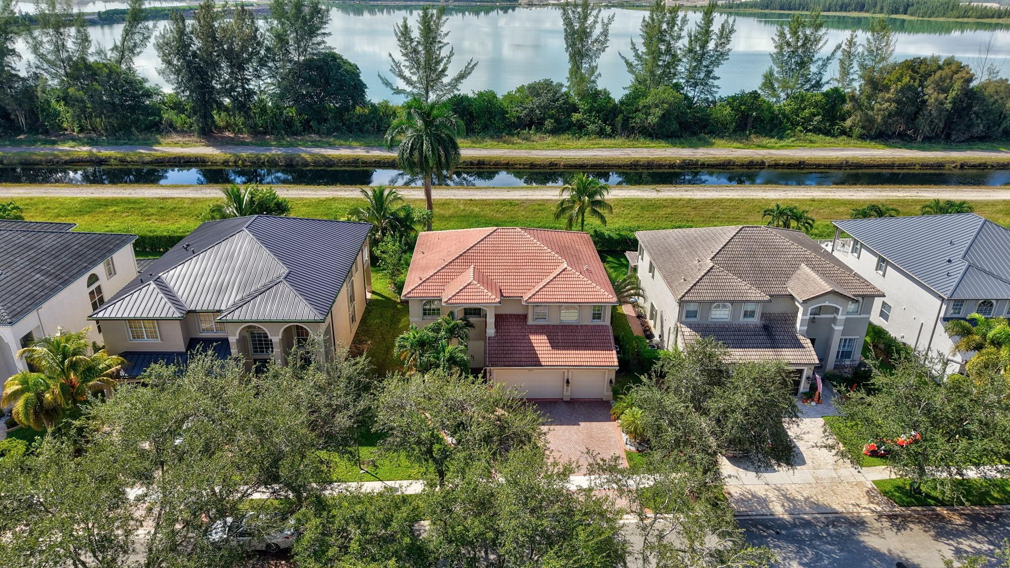 Sunset Lakes - Residential