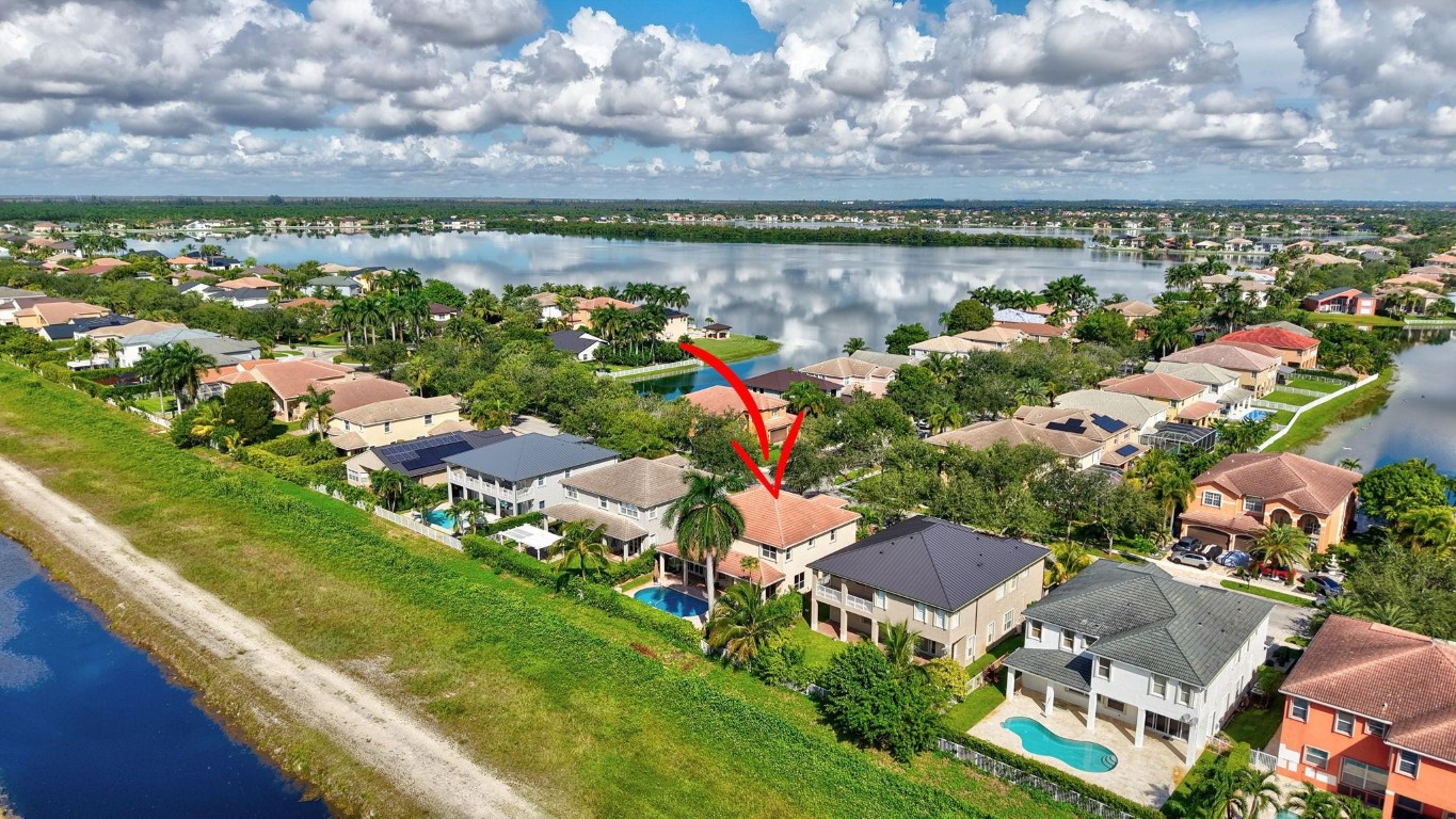 Sunset Lakes - Residential