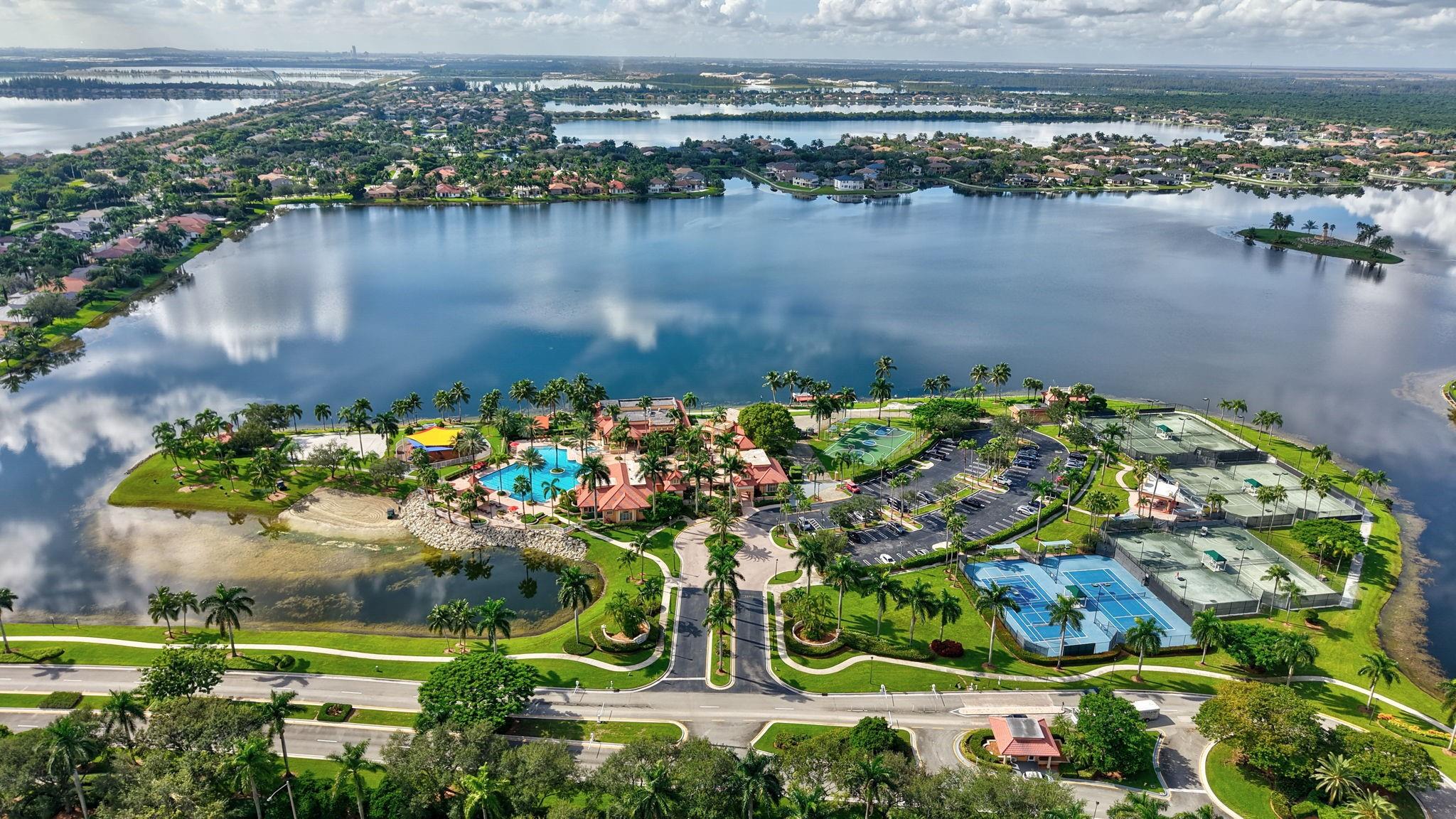 Sunset Lakes - Residential