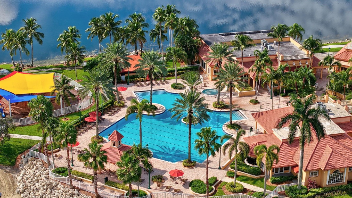 Sunset Lakes - Residential