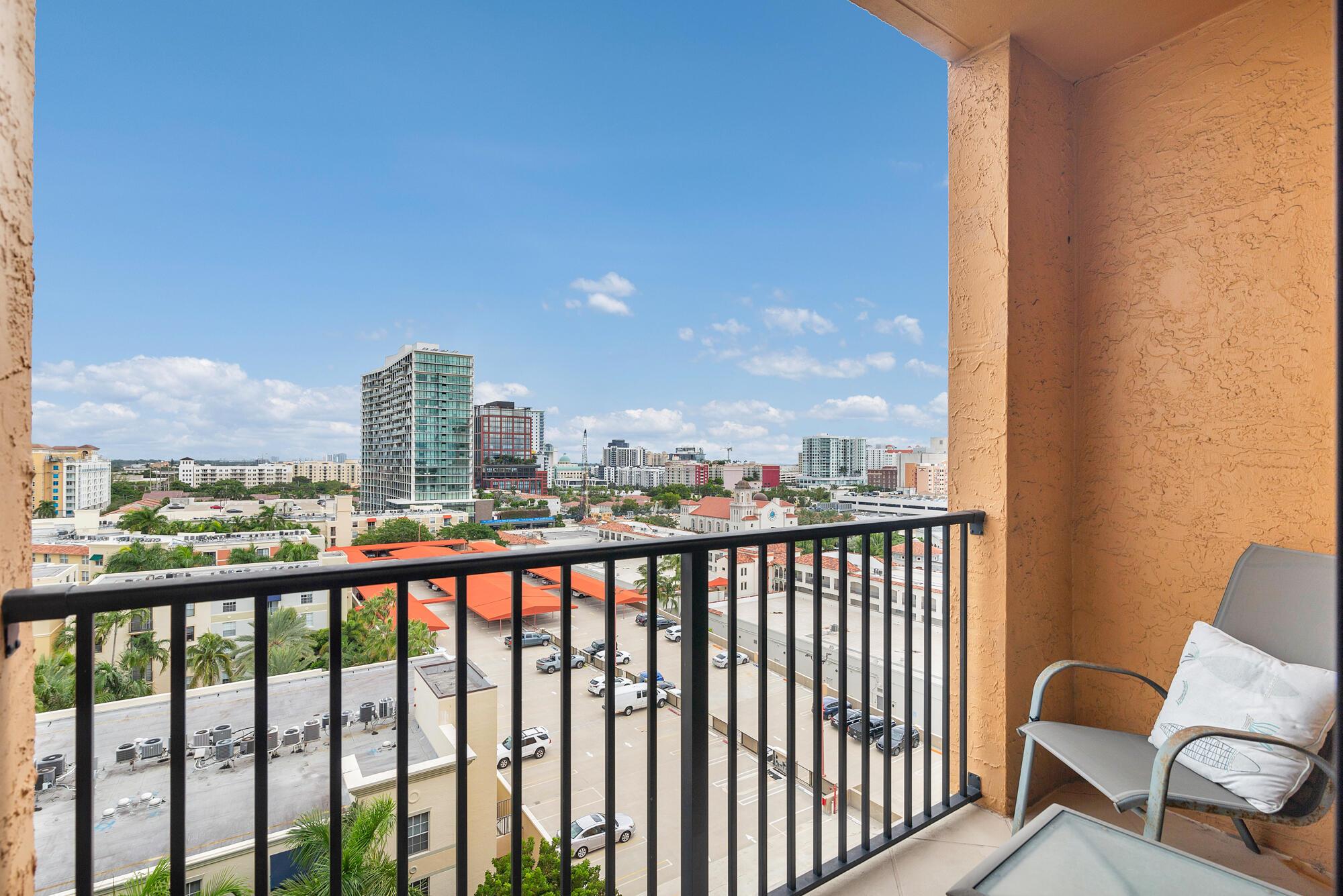 TOWER CONDO AT CITYPLACE - Residential