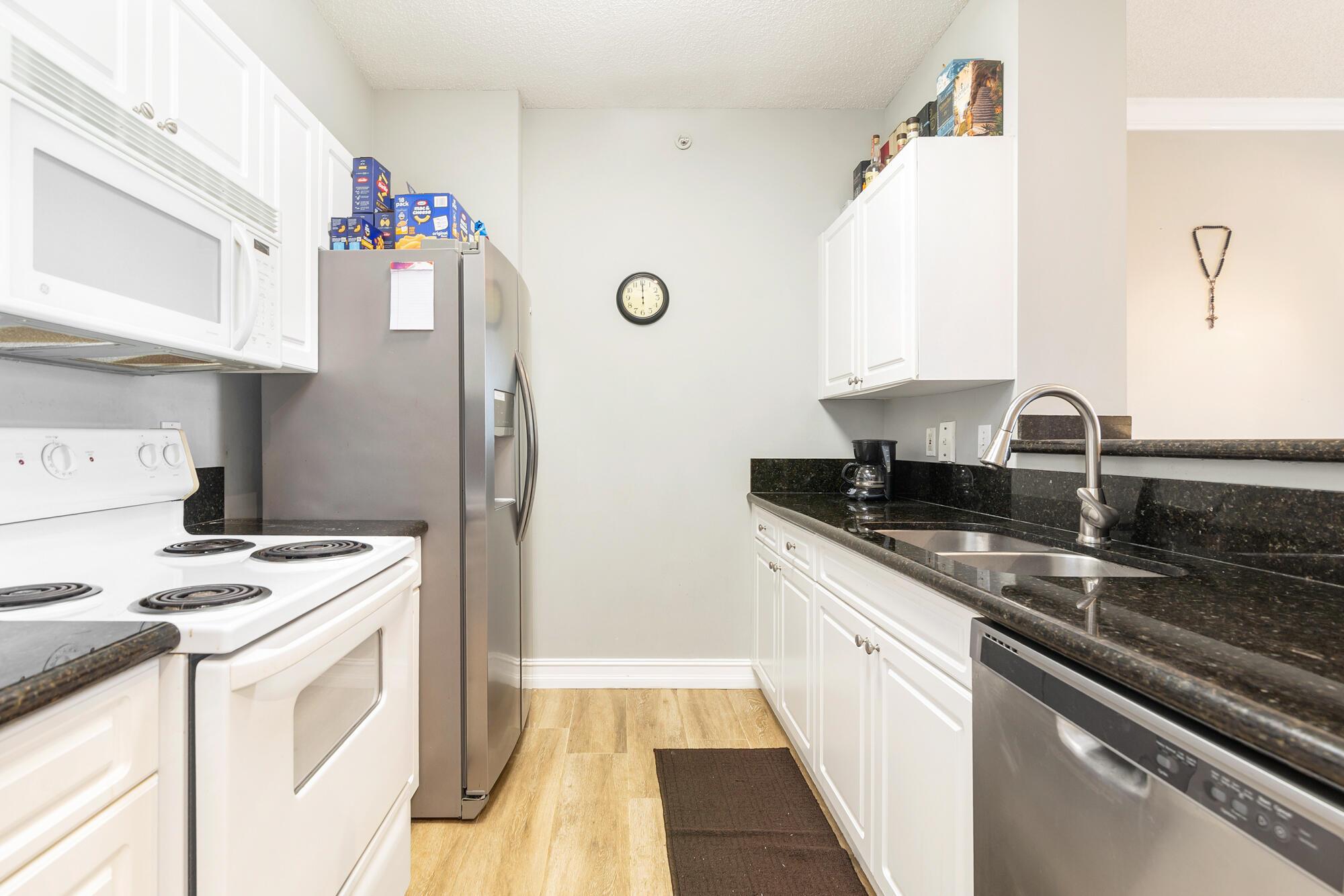 TOWER CONDO AT CITYPLACE - Residential