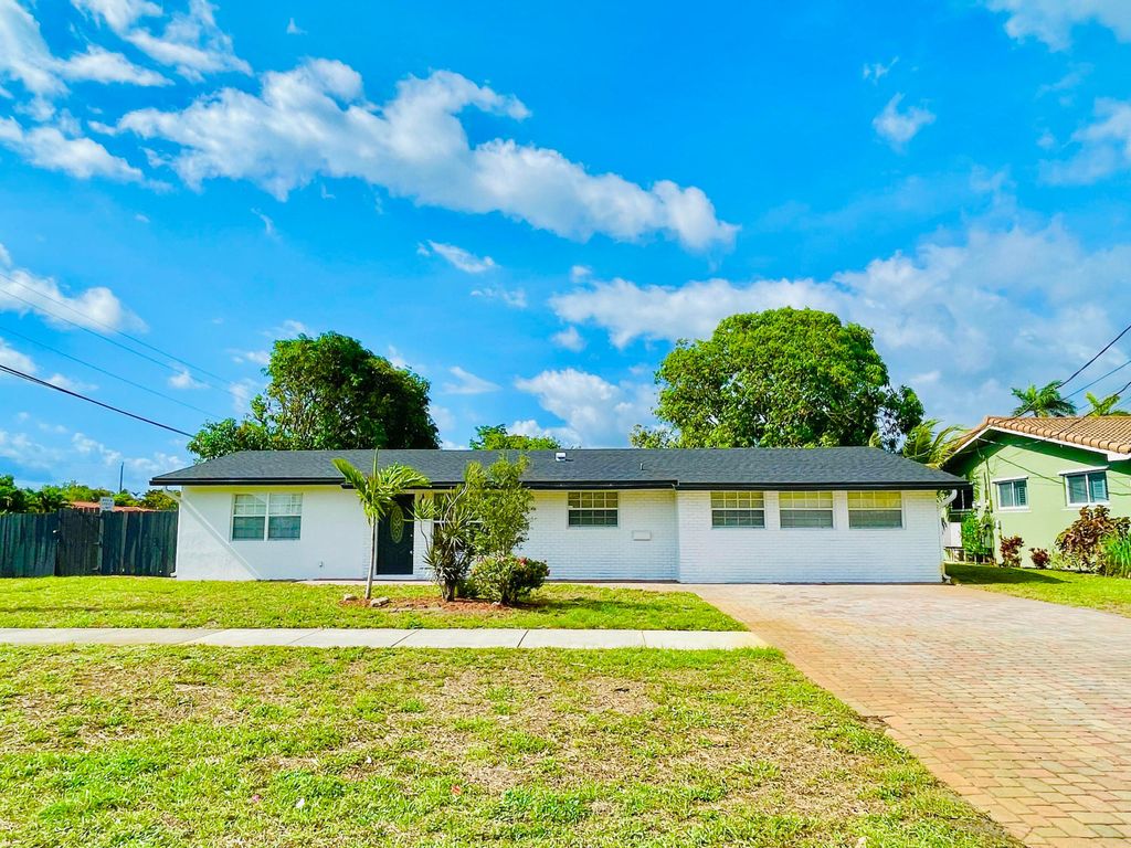 Photo of 1478 NE 56th Street, Fort Lauderdale, FL 33334 (MLS # B26041967)