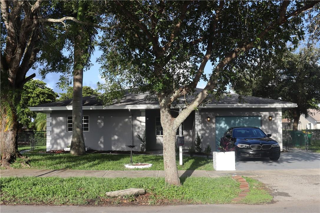 Melaleuca Isles 52-48 B - Residential