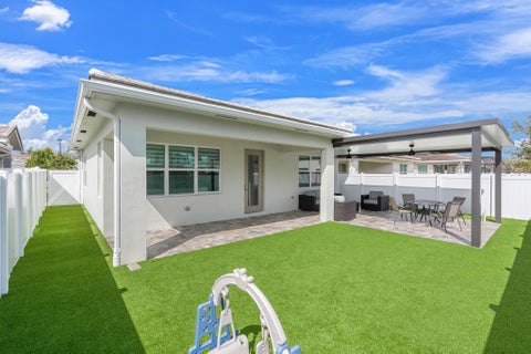 Tiny photo for 4224 Marina Way, Deerfield Beach, FL 33064 (MLS # F10556514)