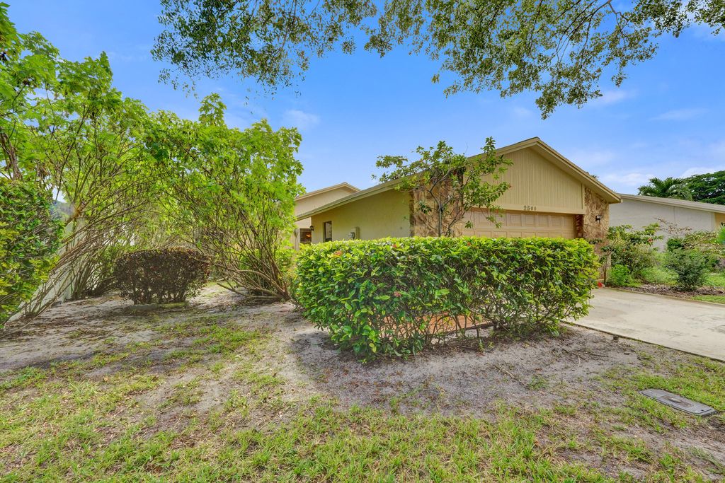 Photo of 2500 NW 10th Street, Delray Beach, FL 33445 (MLS # R11123651)