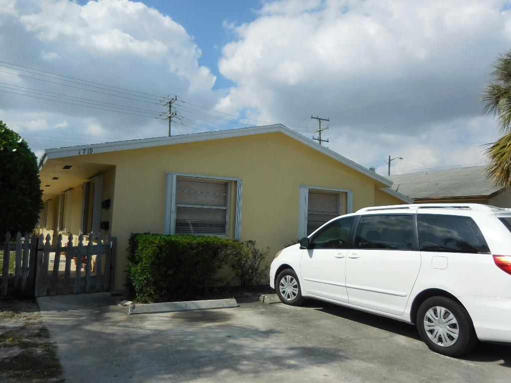 NORTH LAKE WORTH - Residential Income