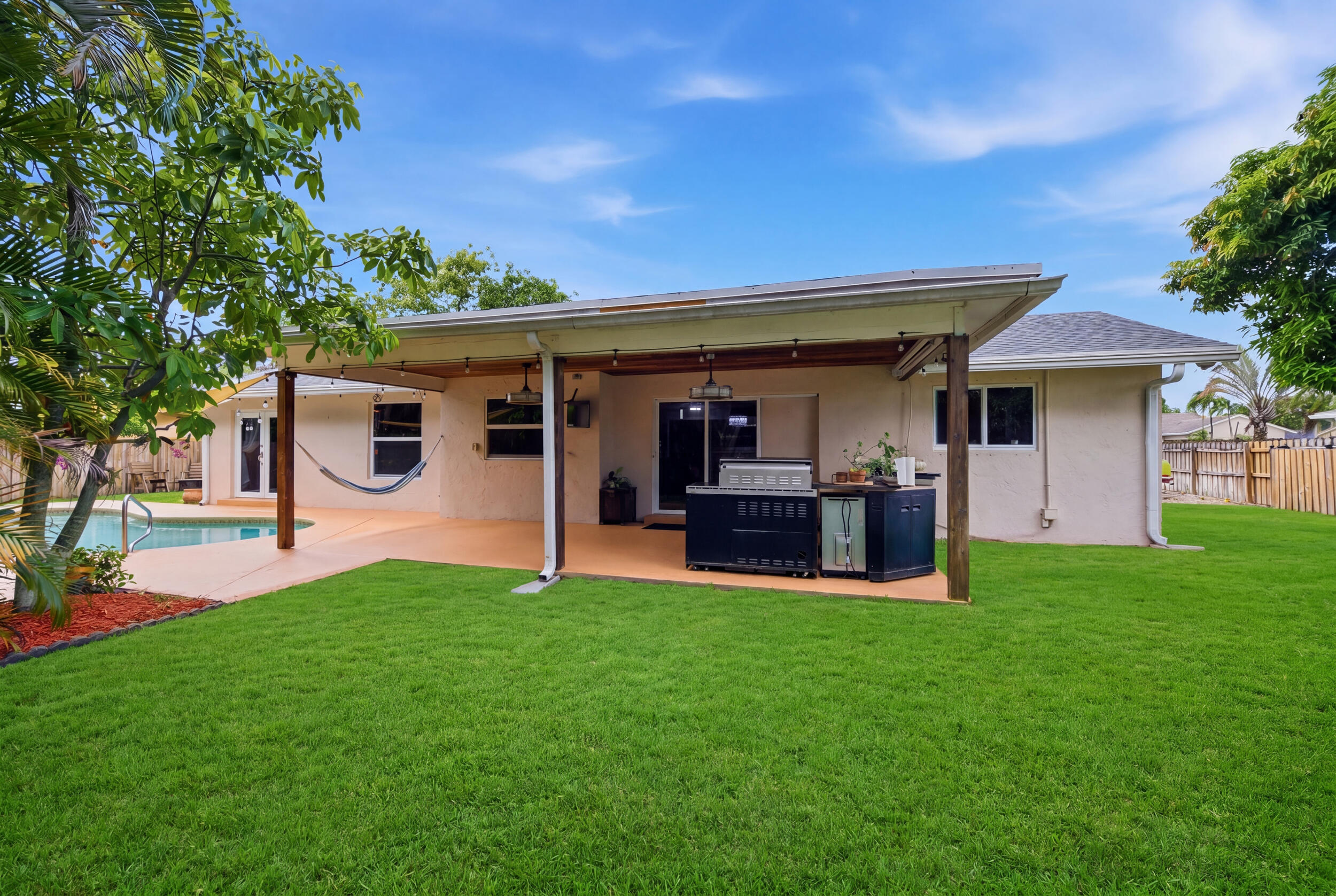 FLORIDA GARDENS 4 - Residential