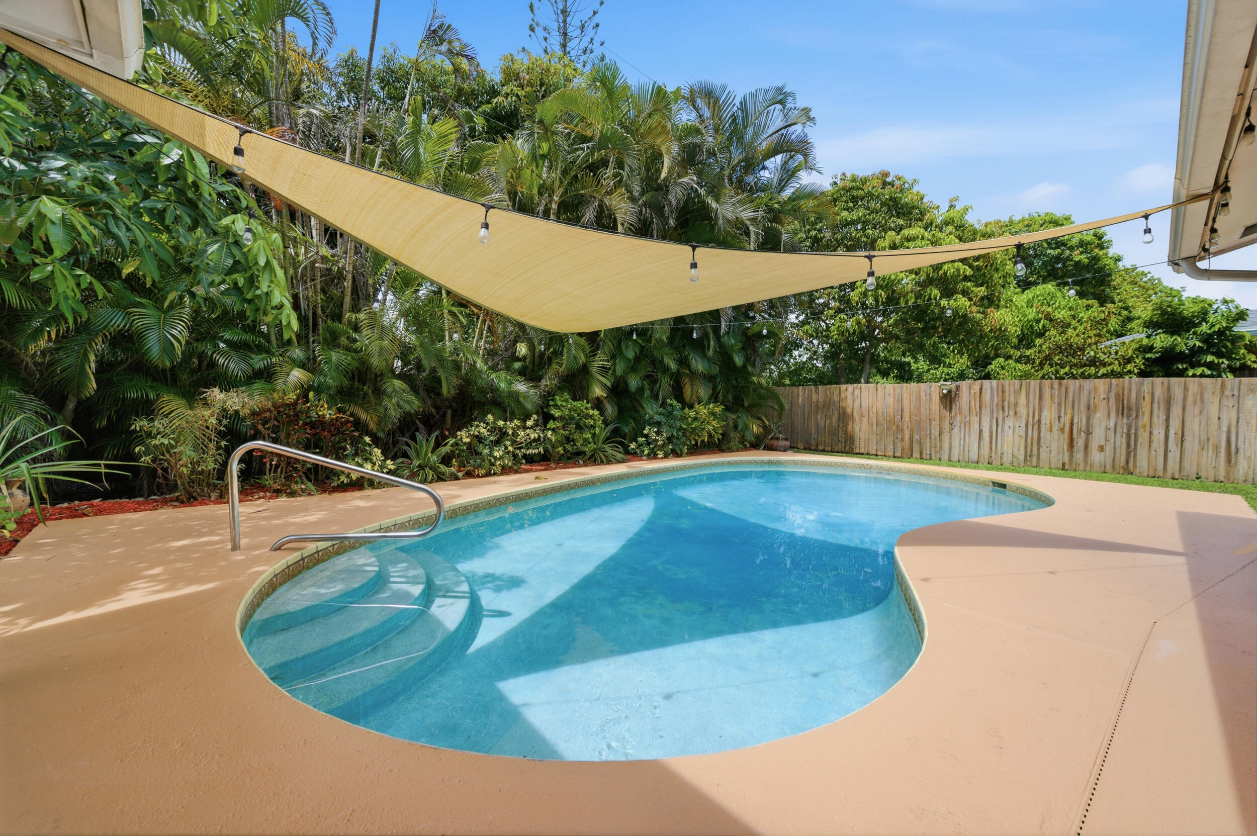 FLORIDA GARDENS 4 - Residential