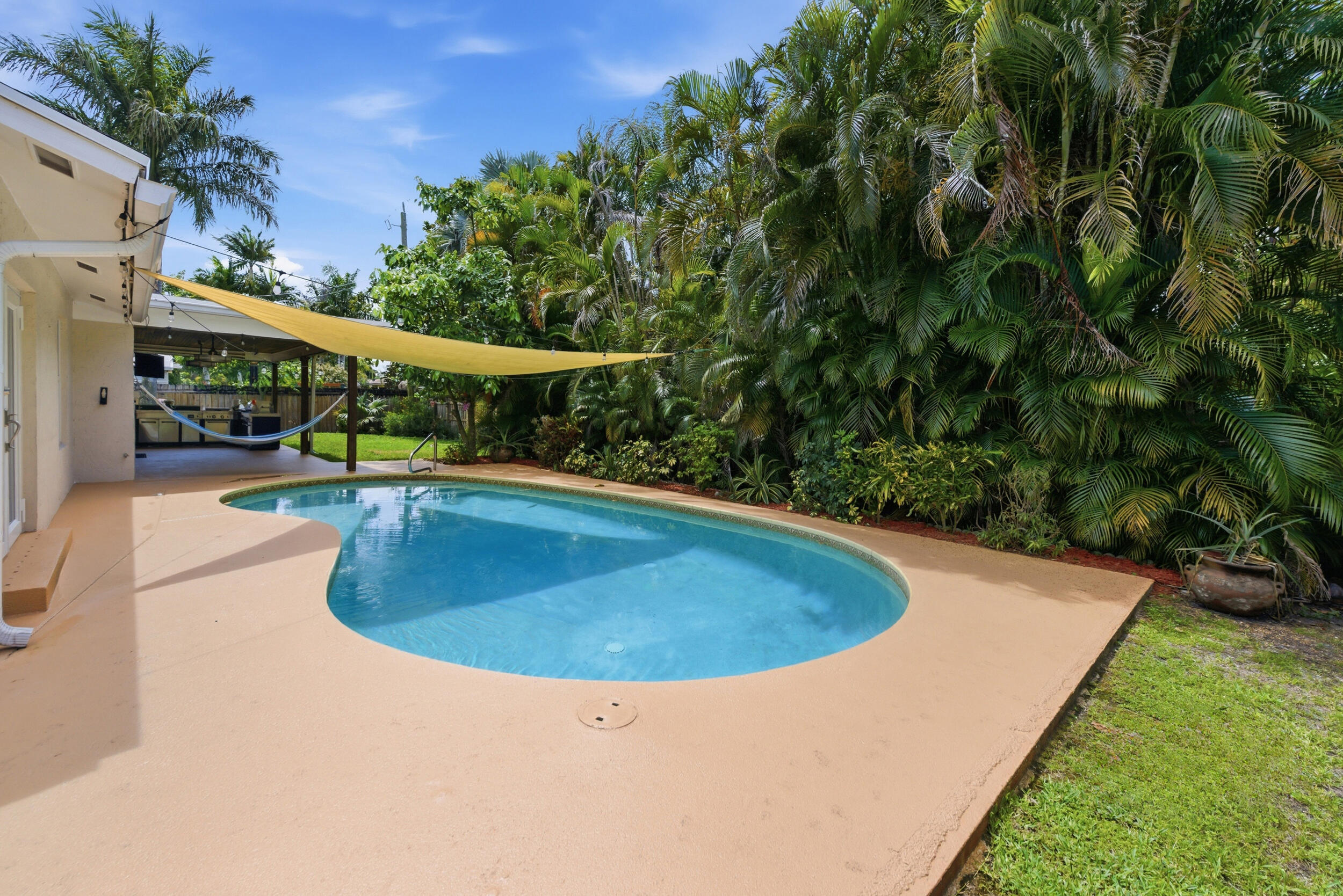 FLORIDA GARDENS 4 - Residential