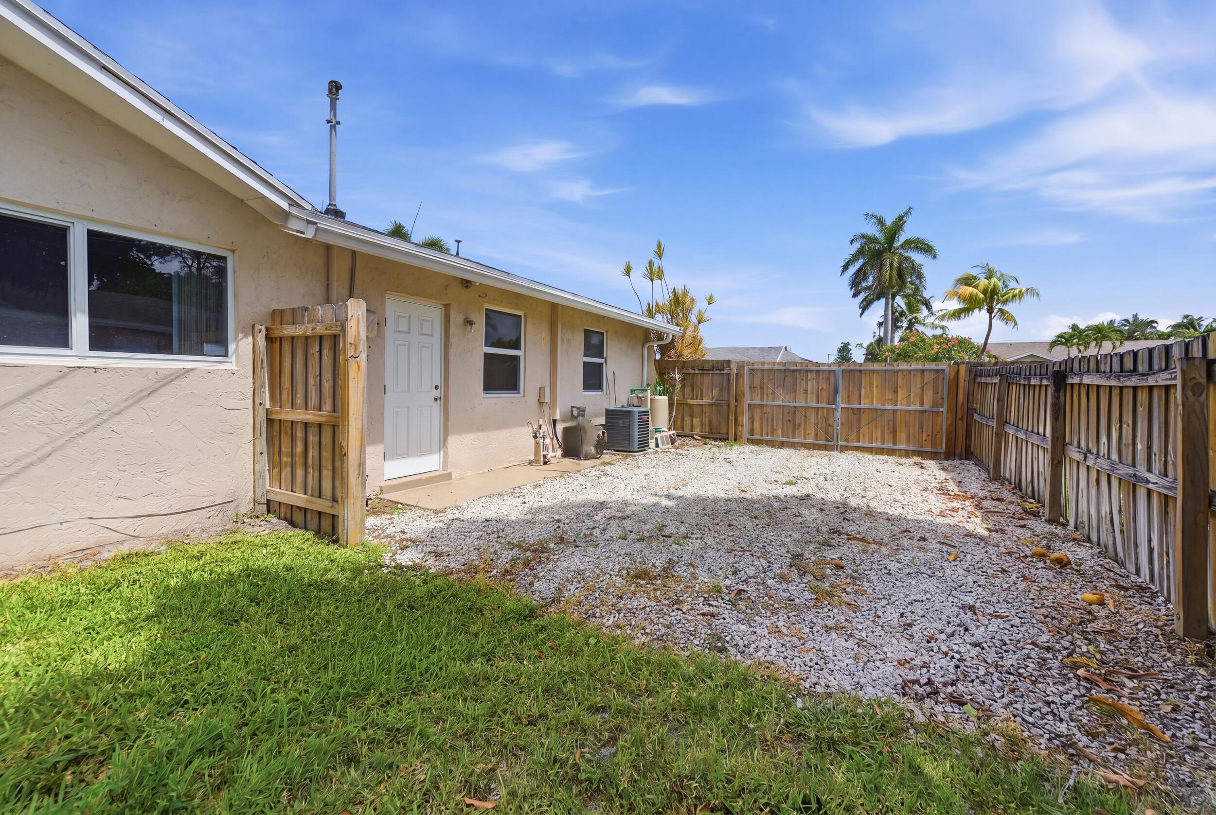 FLORIDA GARDENS 4 - Residential
