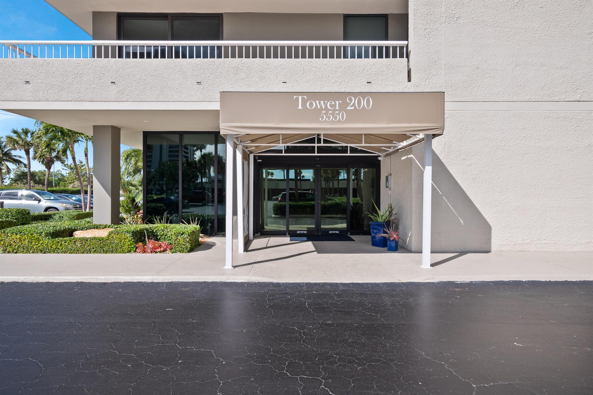 WATER GLADES CONDO - Residential Lease