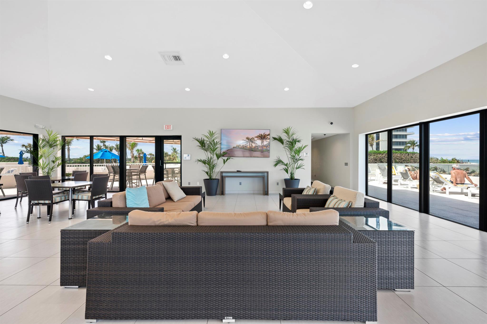 WATER GLADES CONDO - Residential Lease
