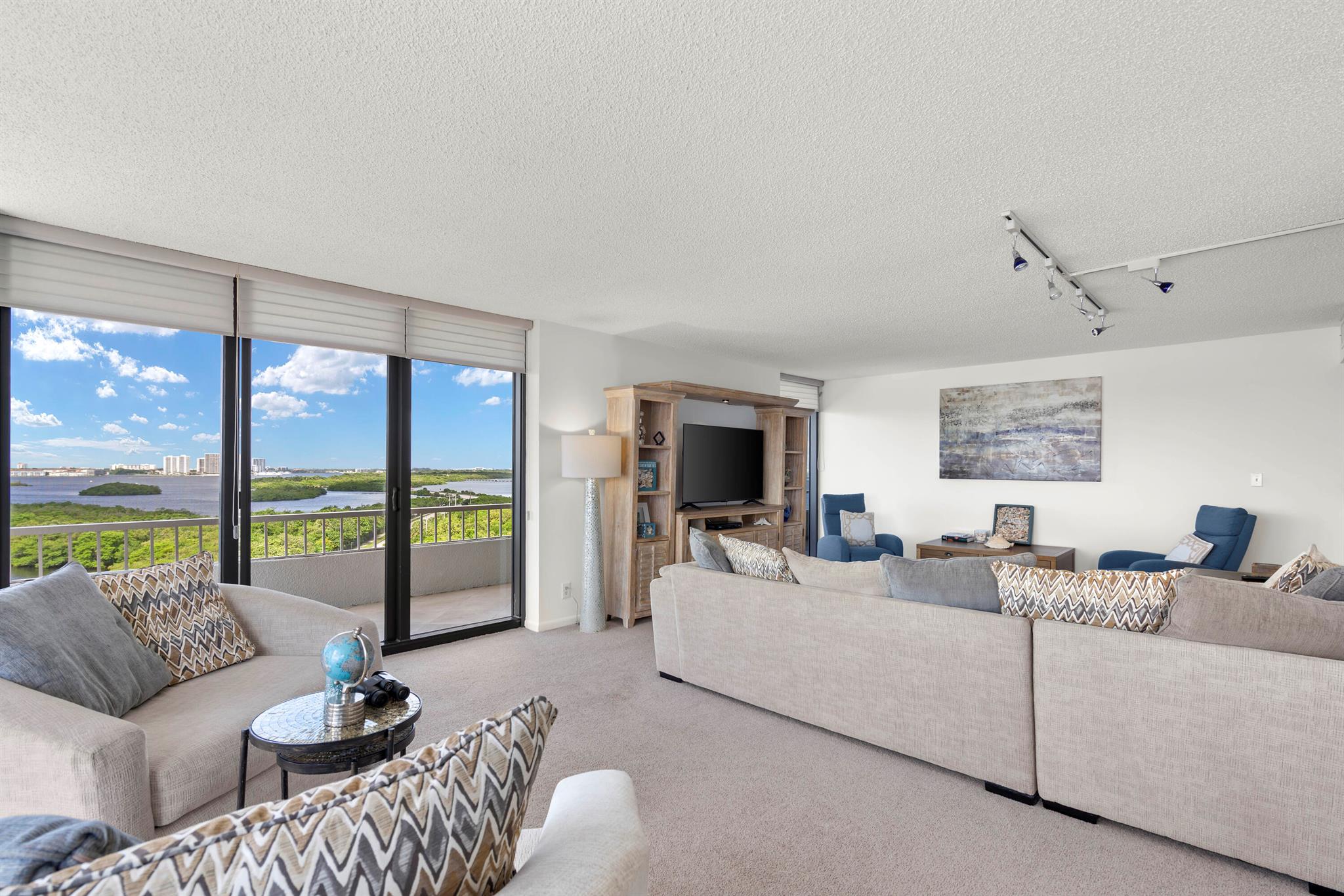 WATER GLADES CONDO - Residential Lease