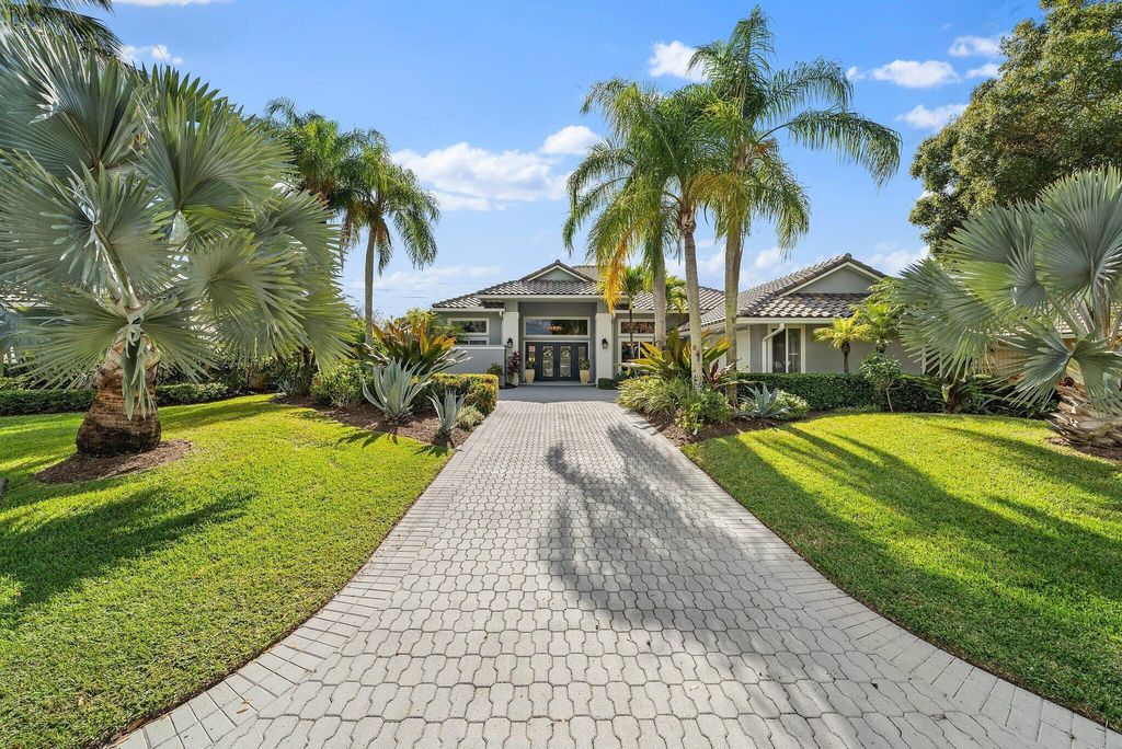 Photo of 140 Thornton Drive, Palm Beach Gardens, FL 33418 (MLS # B26028989)