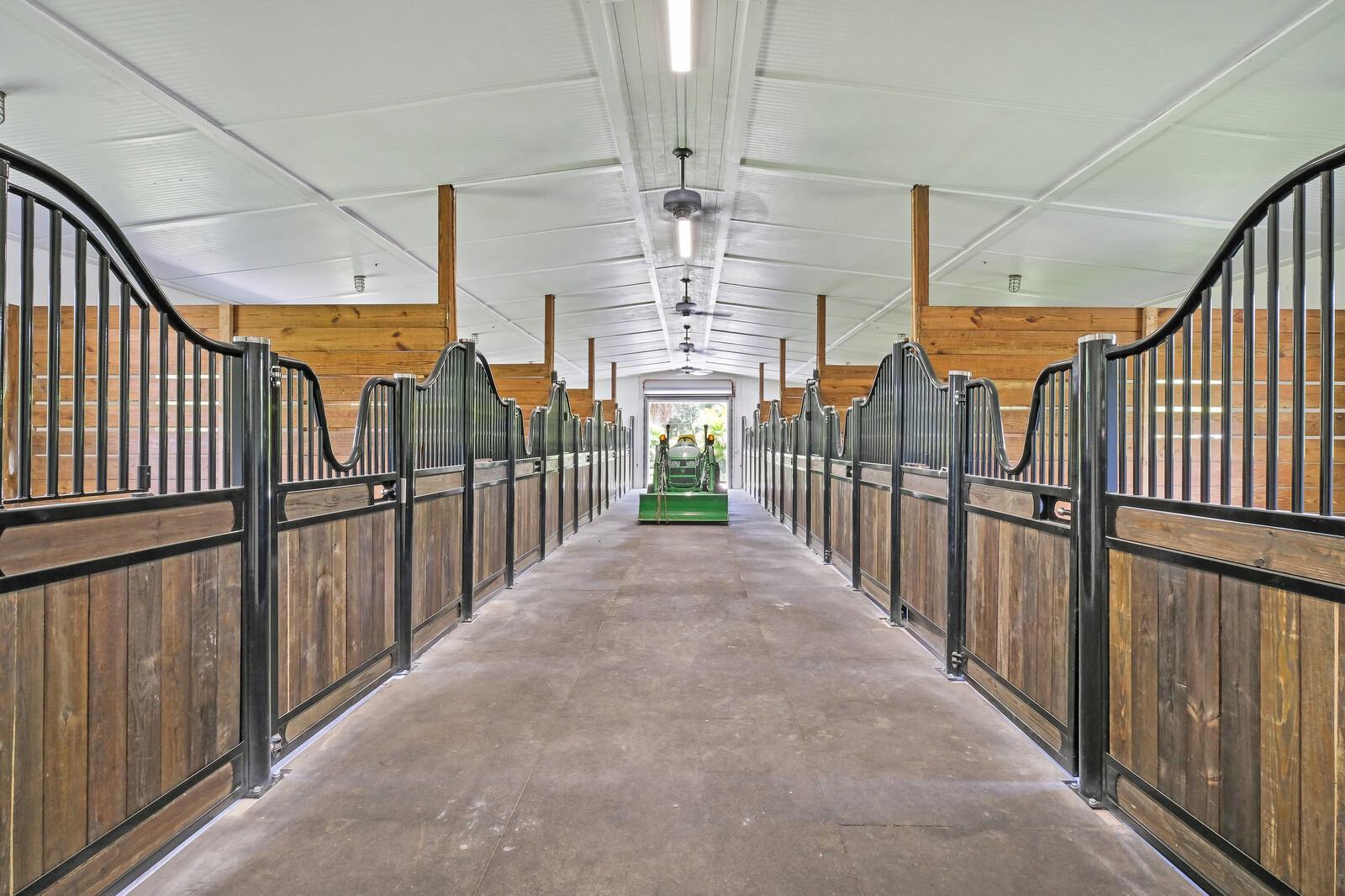 LOXAHATCHEE GROVES - Residential Lease