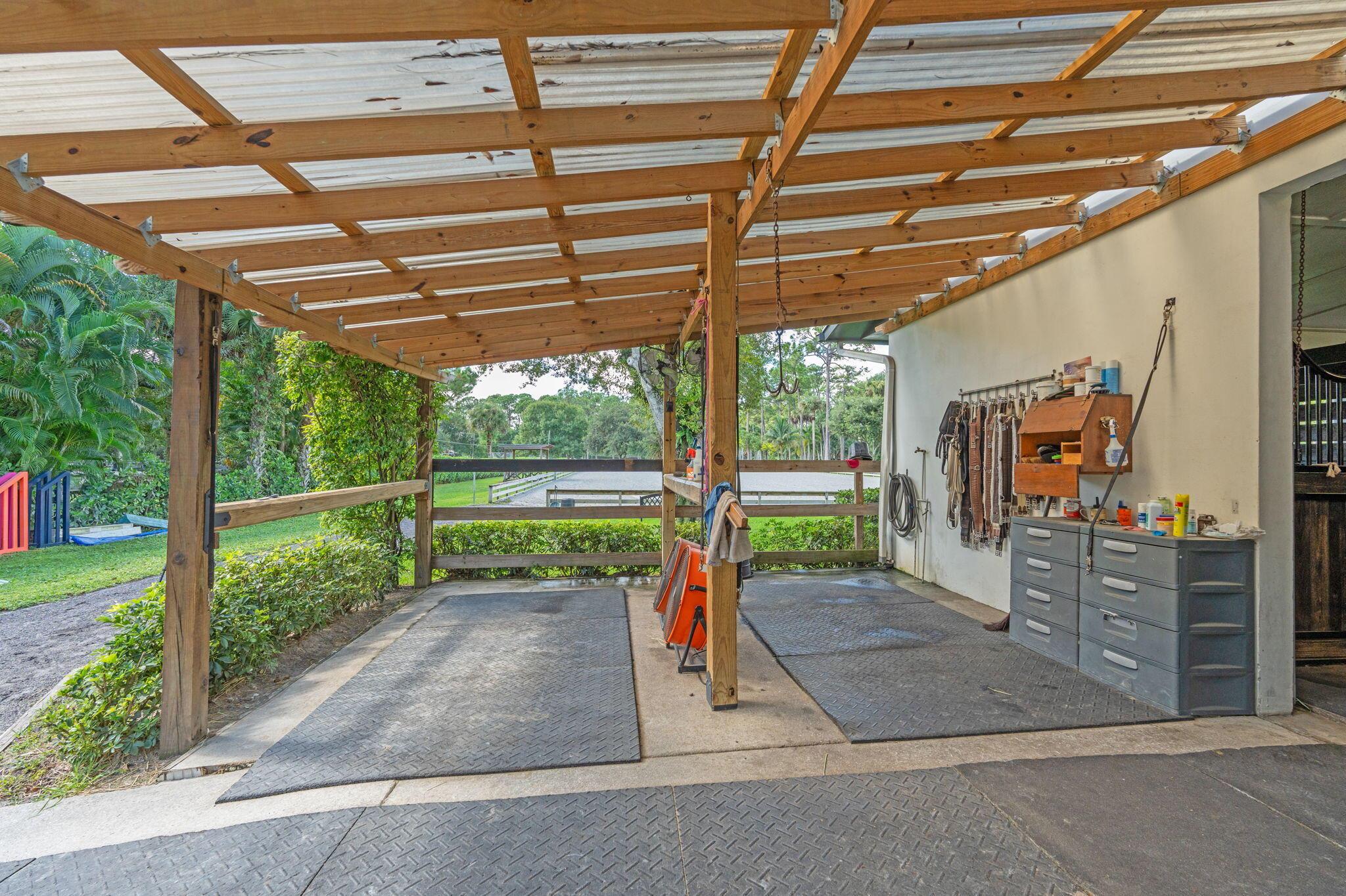 LOXAHATCHEE GROVES - Residential Lease