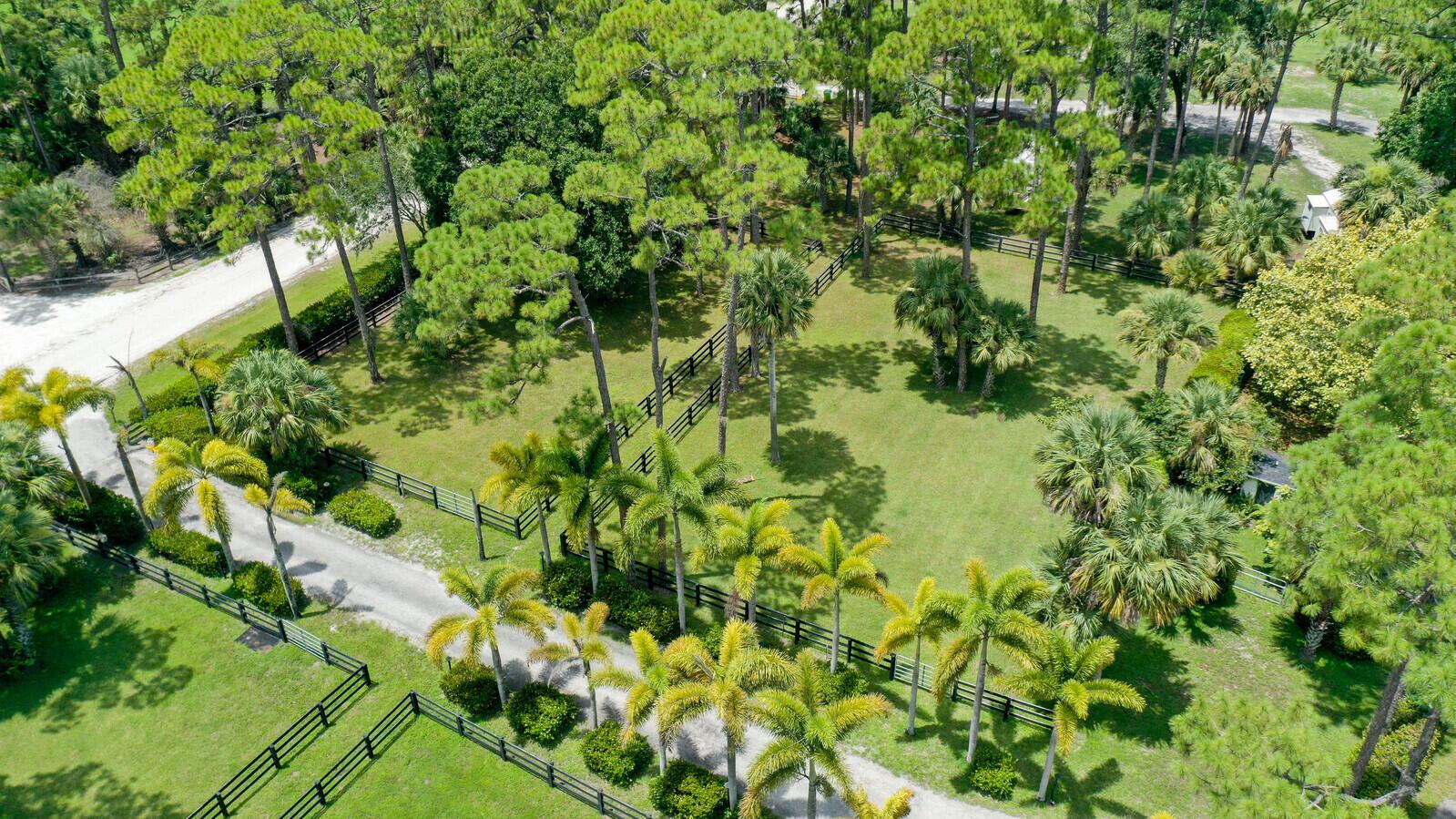 LOXAHATCHEE GROVES - Residential Lease