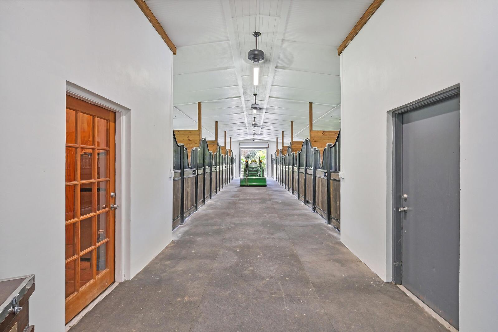 LOXAHATCHEE GROVES - Residential Lease