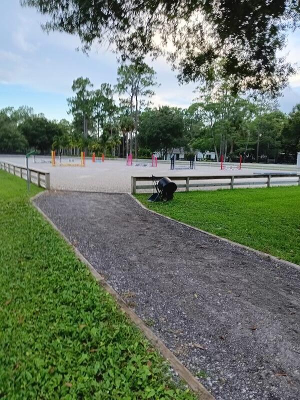 LOXAHATCHEE GROVES - Residential Lease