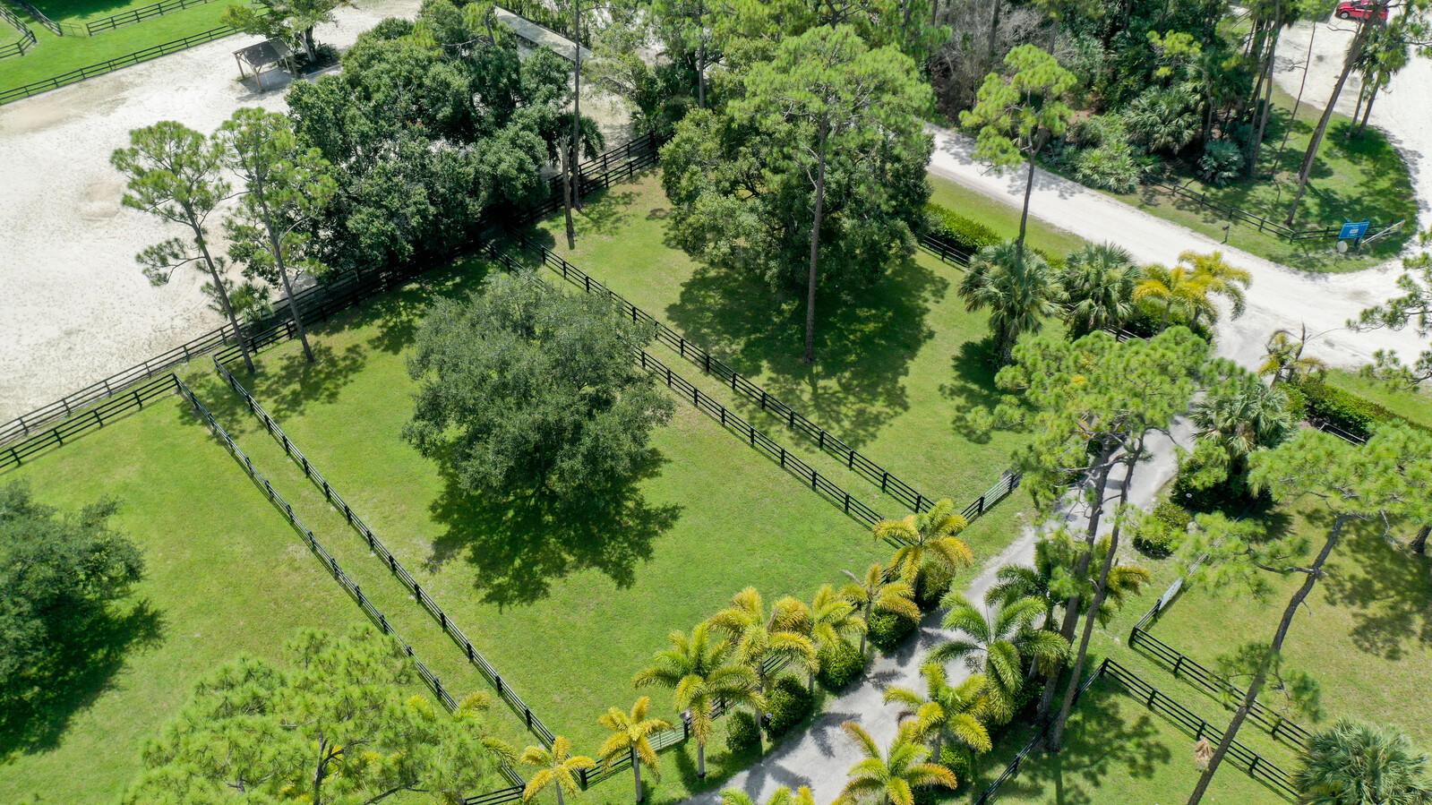 LOXAHATCHEE GROVES - Residential Lease