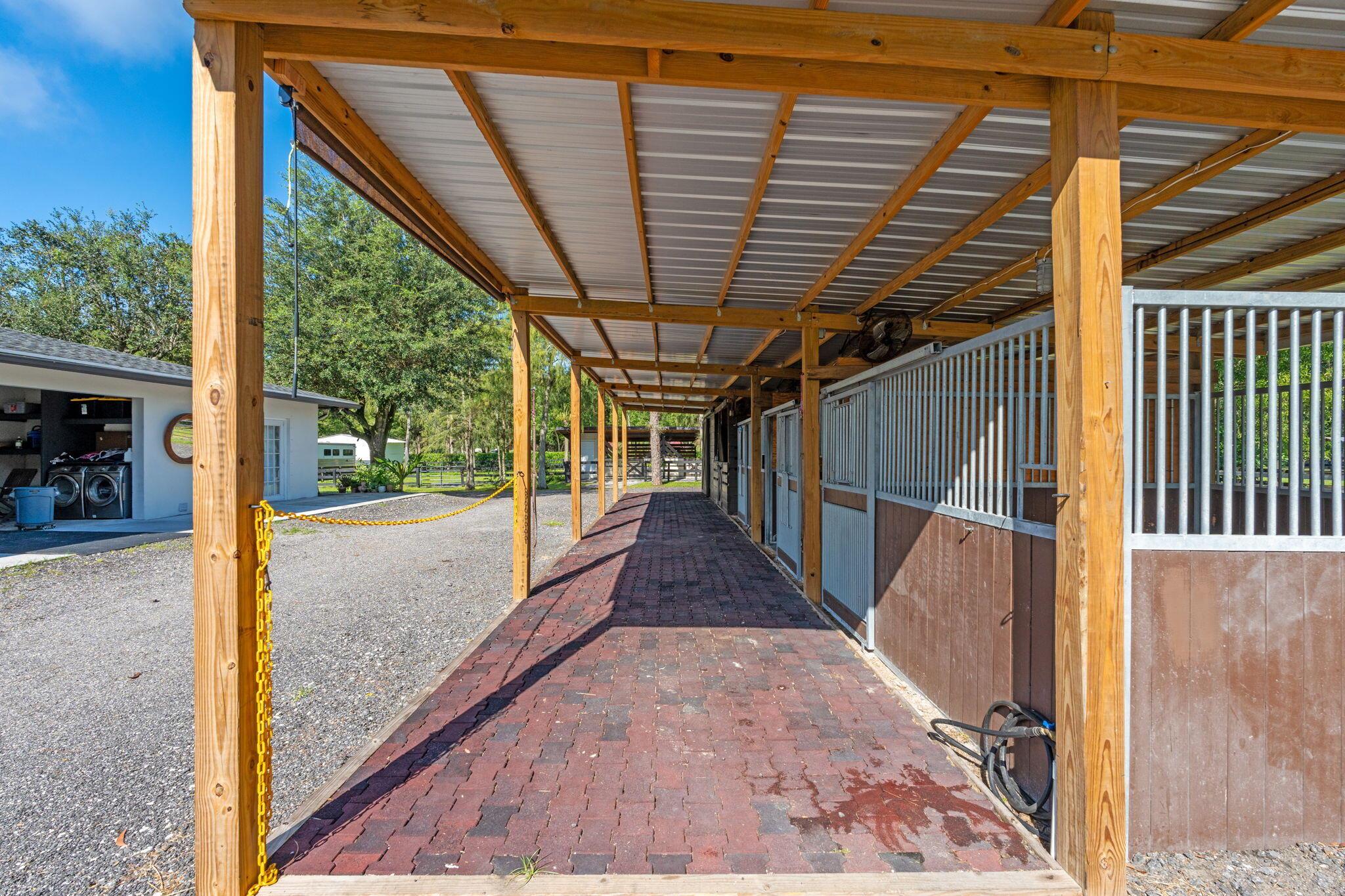 LOXAHATCHEE GROVES - Residential Lease