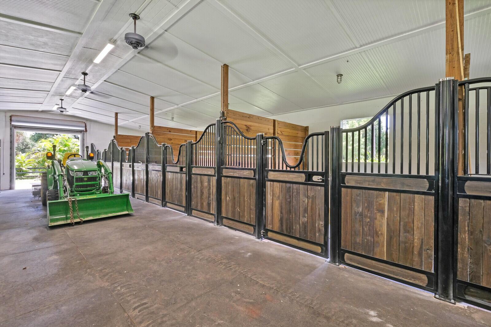 LOXAHATCHEE GROVES - Residential Lease