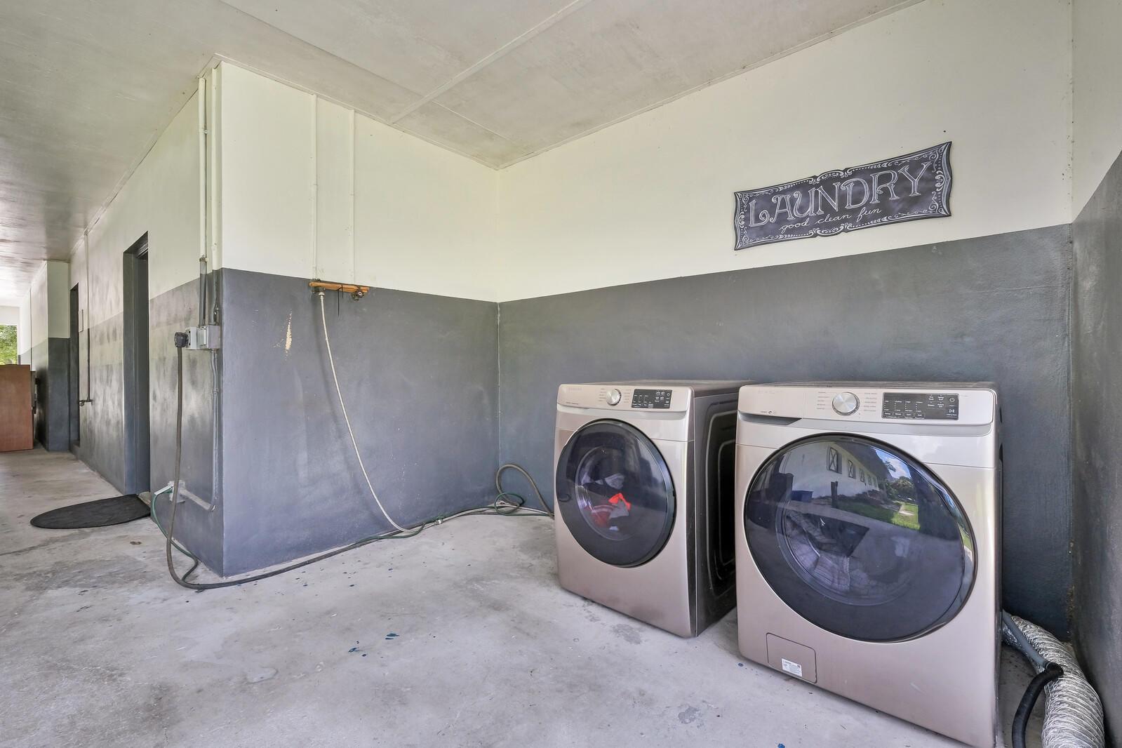 LOXAHATCHEE GROVES - Residential Lease