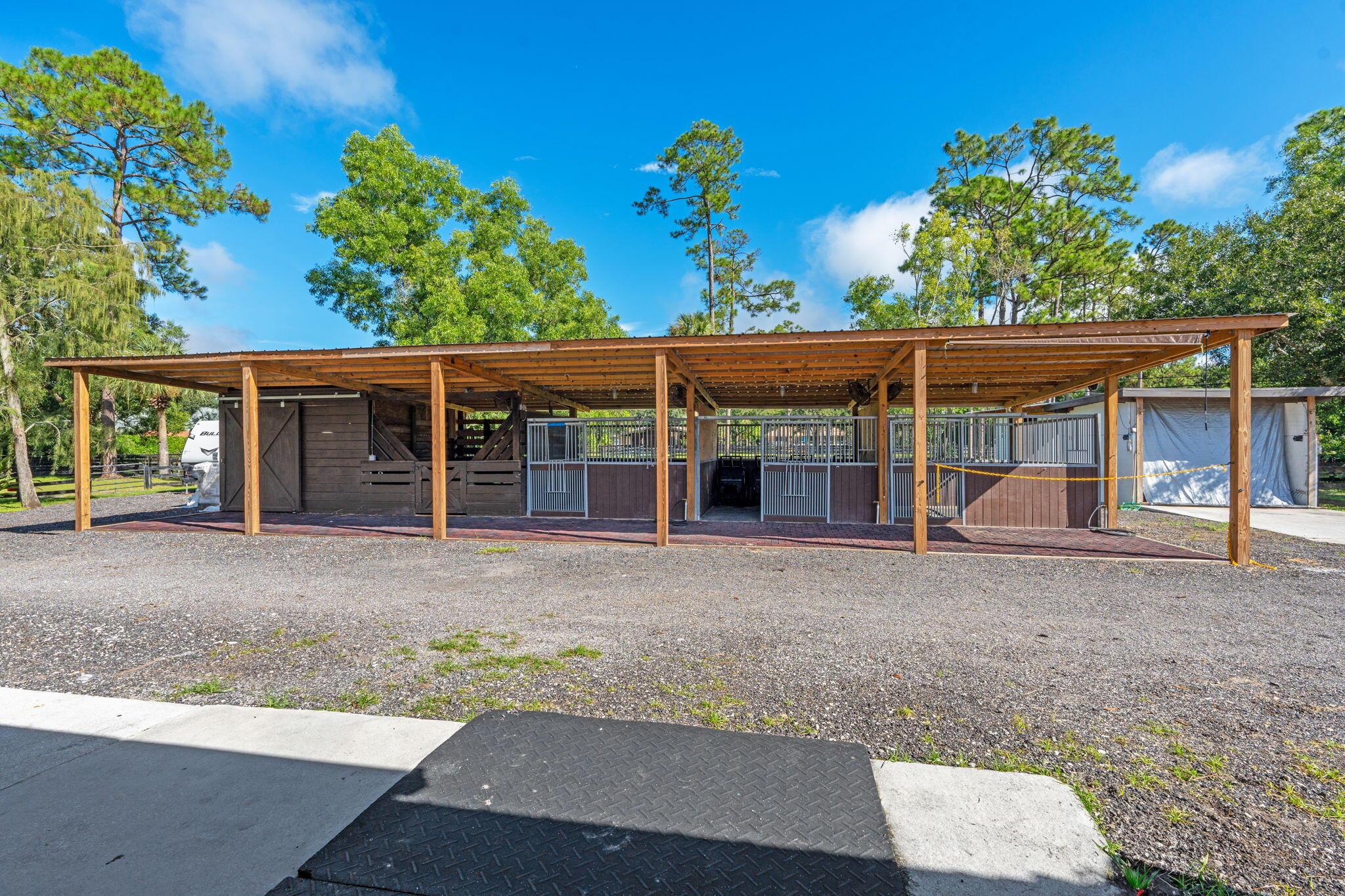 LOXAHATCHEE GROVES - Residential Lease