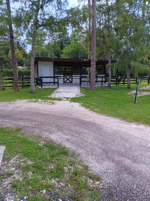 LOXAHATCHEE GROVES - Residential Lease
