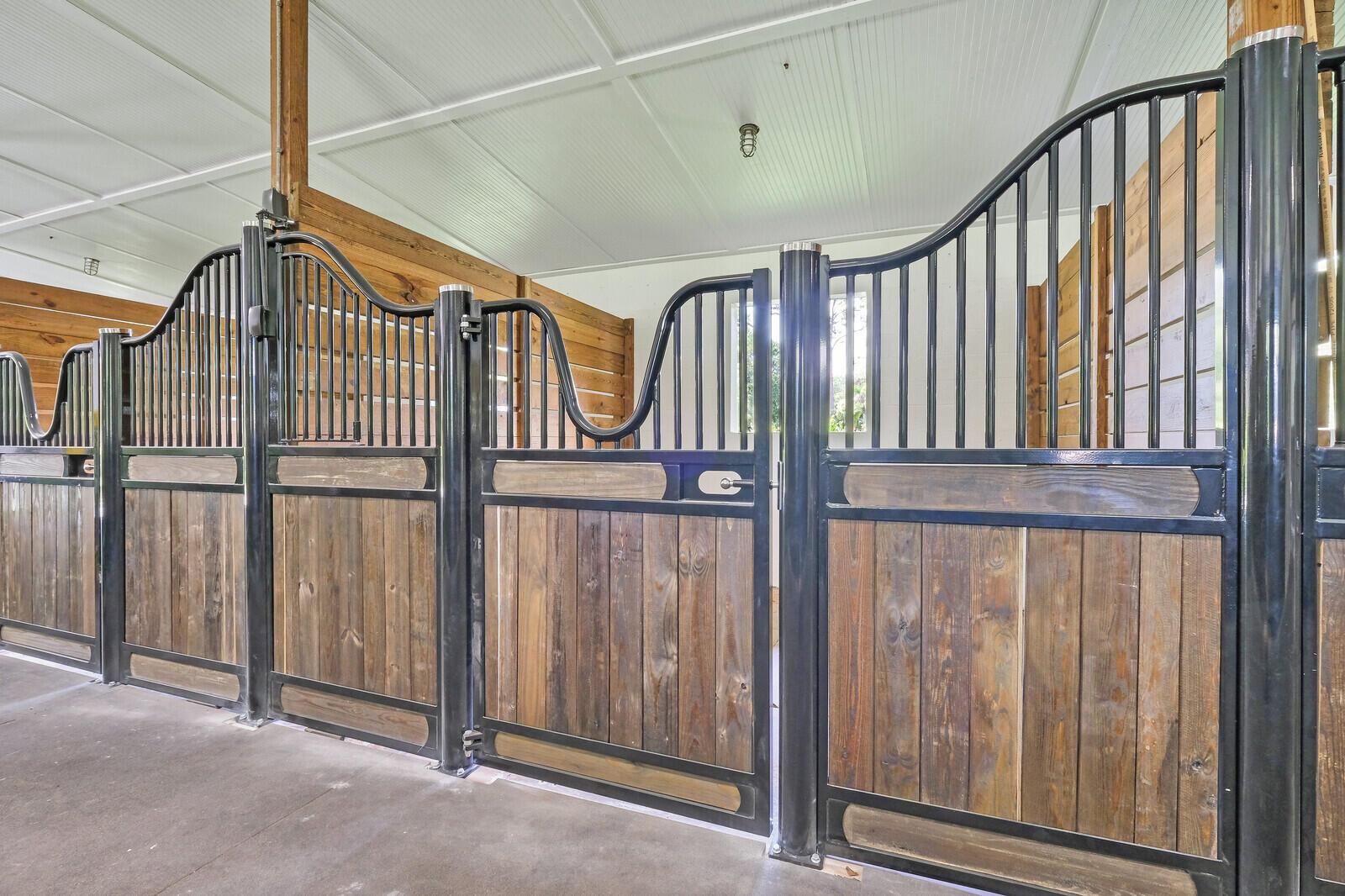 LOXAHATCHEE GROVES - Residential Lease