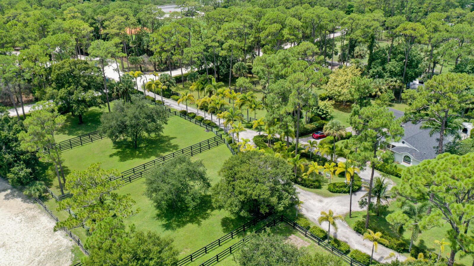 LOXAHATCHEE GROVES - Residential Lease