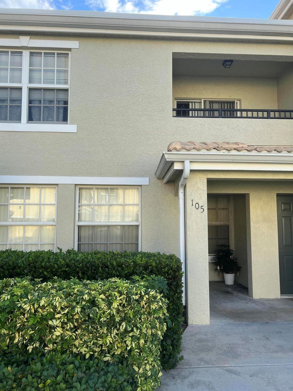 Photo of 146 SW Peacock Boulevard #24105, Port Saint Lucie, FL 34986 (MLS # R11033056)