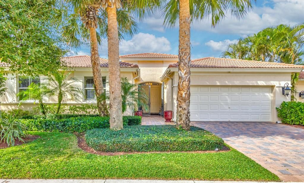 Photo of 103 La Vida Court, Palm Beach Gardens, FL 33418 (MLS # R10861957)