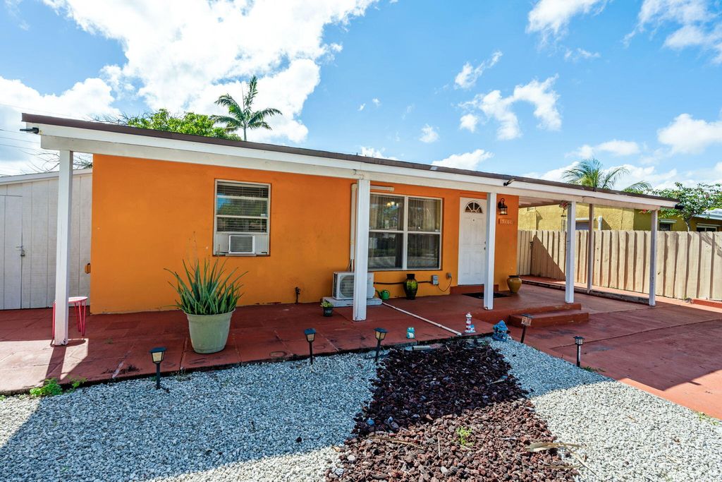 Photo of 5161 N Andrews Avenue, Fort Lauderdale, FL 33309 (MLS # B26018144)