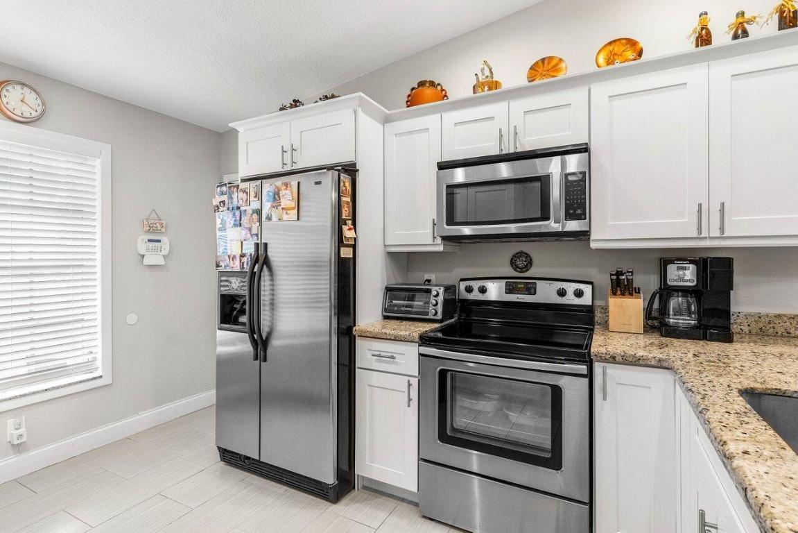 5452 Laurel Oak Street