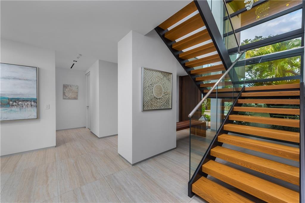 Riviera 6-17 B - Residential